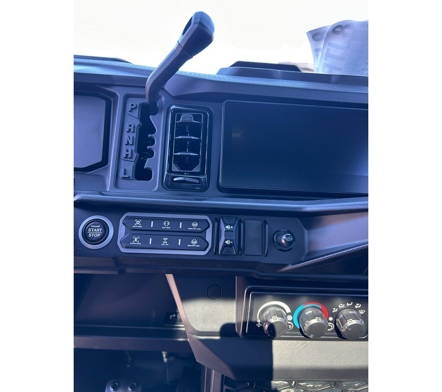 2026 Can-Am Defender Limited HD11