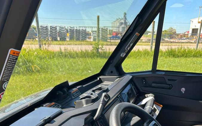 2026 Can-Am Defender MAX XT CAB HD11