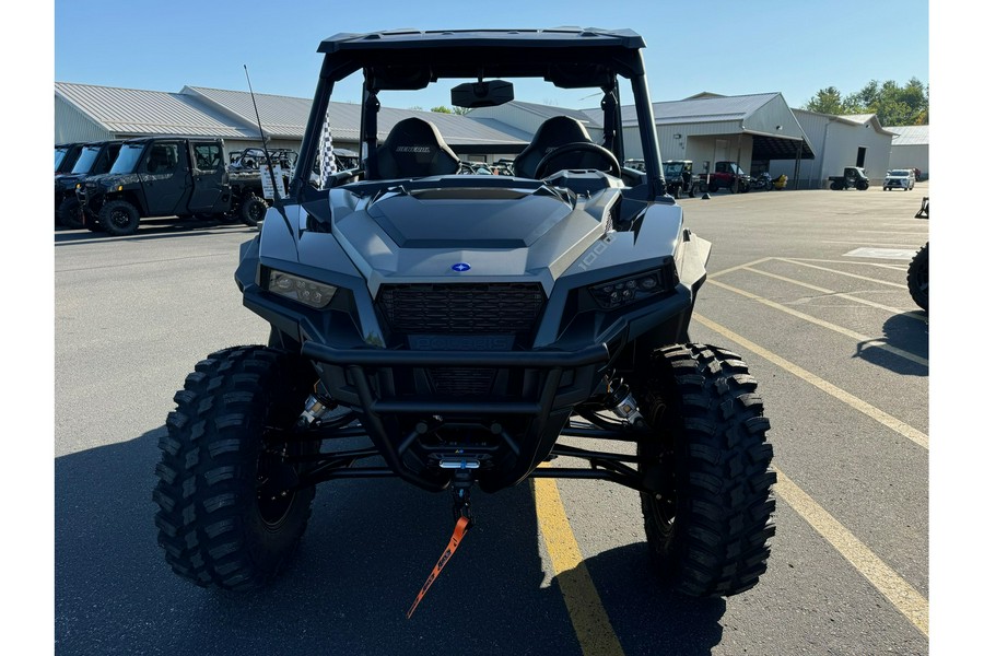 2025 Polaris Industries GENERAL XP 1000 ULTIMATE