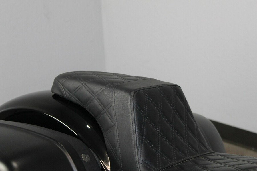 Harley-Davidson® Sport Glide™ 2019 FLSB 072172B BLACK