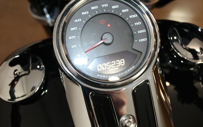 Harley-Davidson® Sport Glide™ 2019 FLSB 072172B BLACK