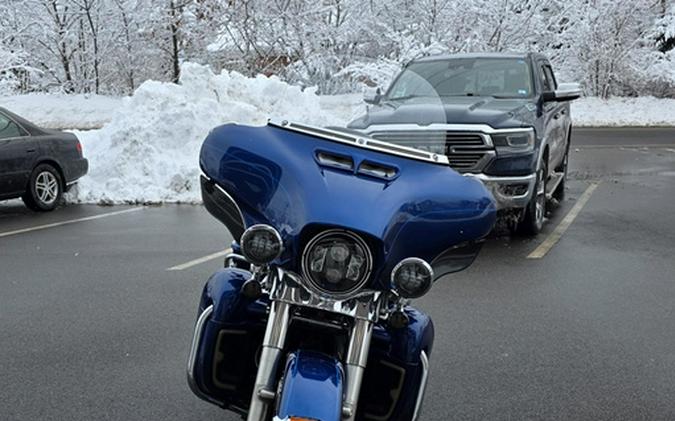 2015 Harley-Davidson Electra Glide Ultra Limited-OUT THWE DOOR!!