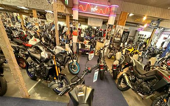 2025 Honda CB300R ABS
