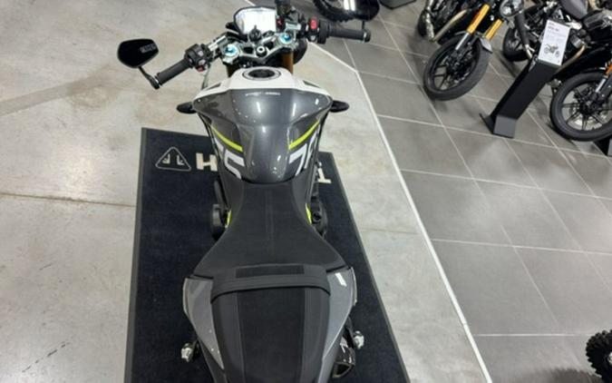 2026 TRIUMPH HC8