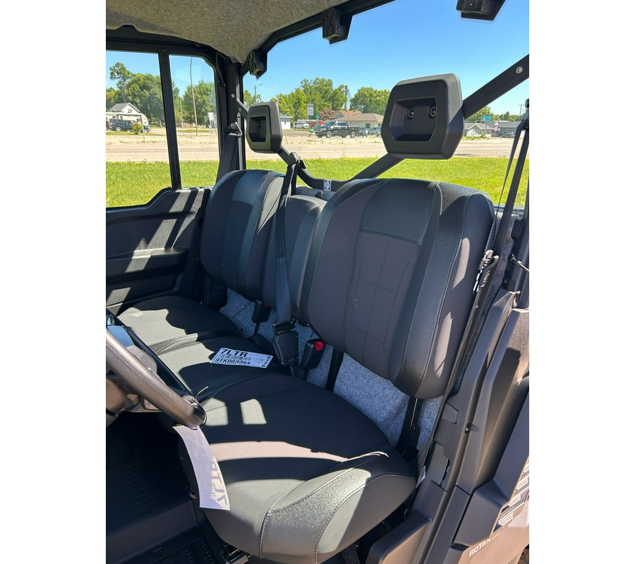2026 Can-Am Defender XT CAB HD11