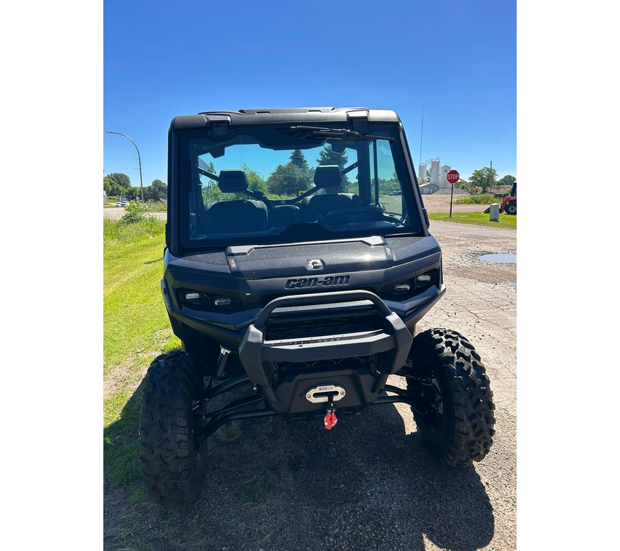 2026 Can-Am Defender XT CAB HD11