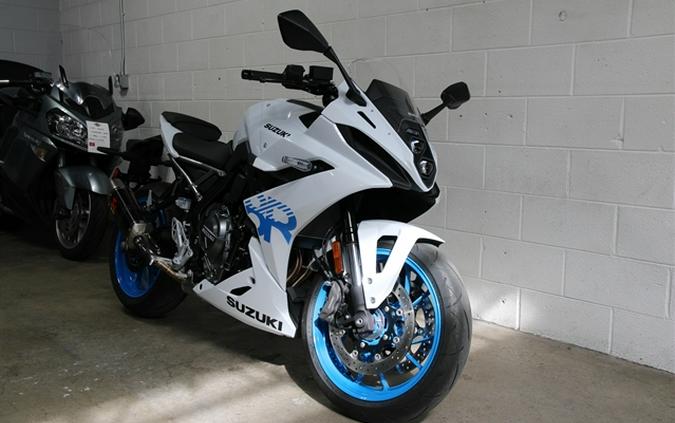 2026 SUZUKI GSX 8R