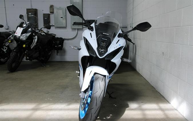 2026 SUZUKI GSX 8R