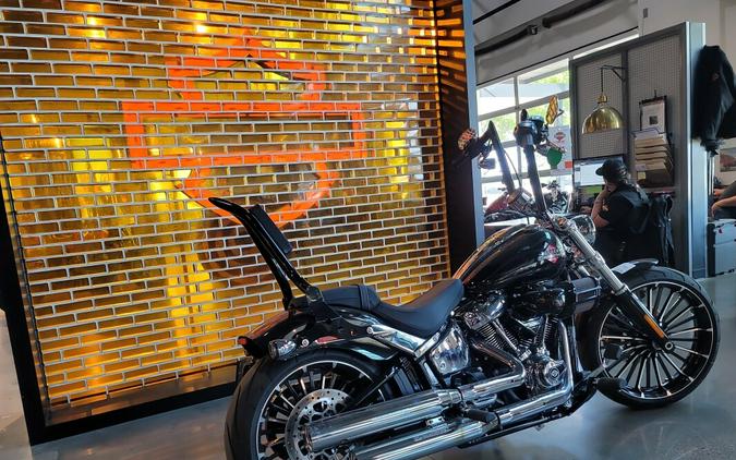 Harley-Davidson® Breakout™ 2025