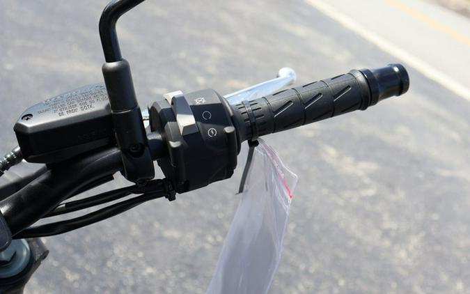 2025 Kawasaki Z900 ABS Metallic Spark Black/Metallic Carbon Gray ABS