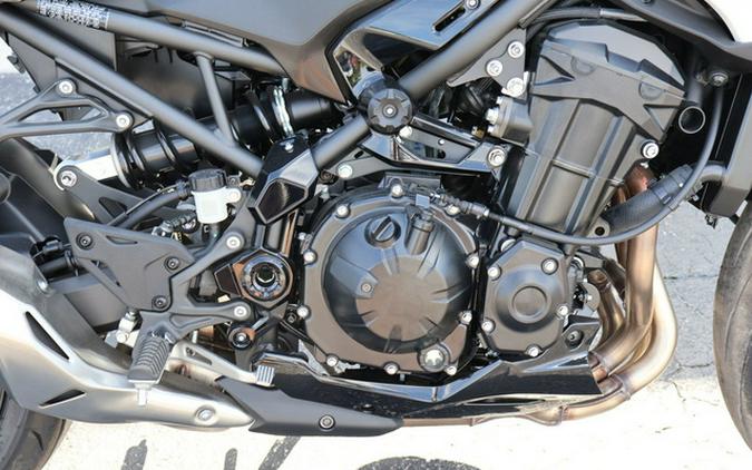 2025 Kawasaki Z900 ABS Metallic Spark Black/Metallic Carbon Gray ABS