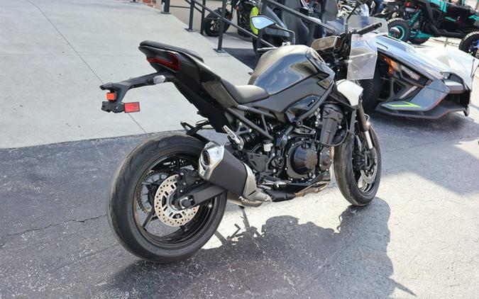 2025 Kawasaki Z900 ABS Metallic Spark Black/Metallic Carbon Gray ABS