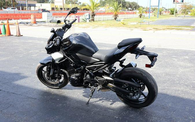 2025 Kawasaki Z900 ABS Metallic Spark Black/Metallic Carbon Gray ABS