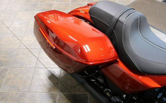 2025 Harley-Davidson® Road Glide® WHSKEY FIRSTORM