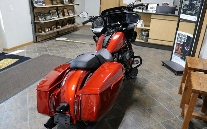 2025 Harley-Davidson® Road Glide® WHSKEY FIRSTORM