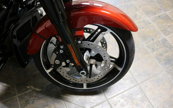 2025 Harley-Davidson® Road Glide® WHSKEY FIRSTORM