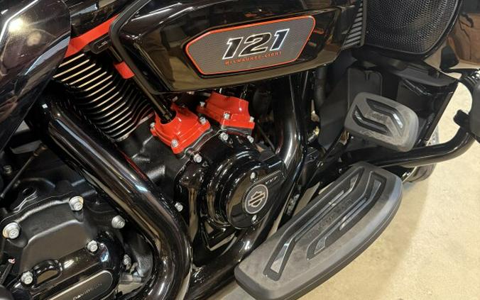 Harley-Davidson® CVO Street Glide Limited 2026 FLHXLSE 34604643 CITRUS HEAT