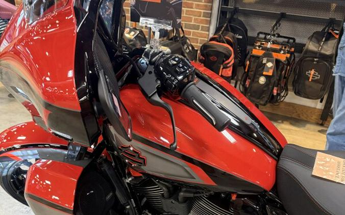 Harley-Davidson® CVO Street Glide Limited 2026 FLHXLSE 34604643 CITRUS HEAT