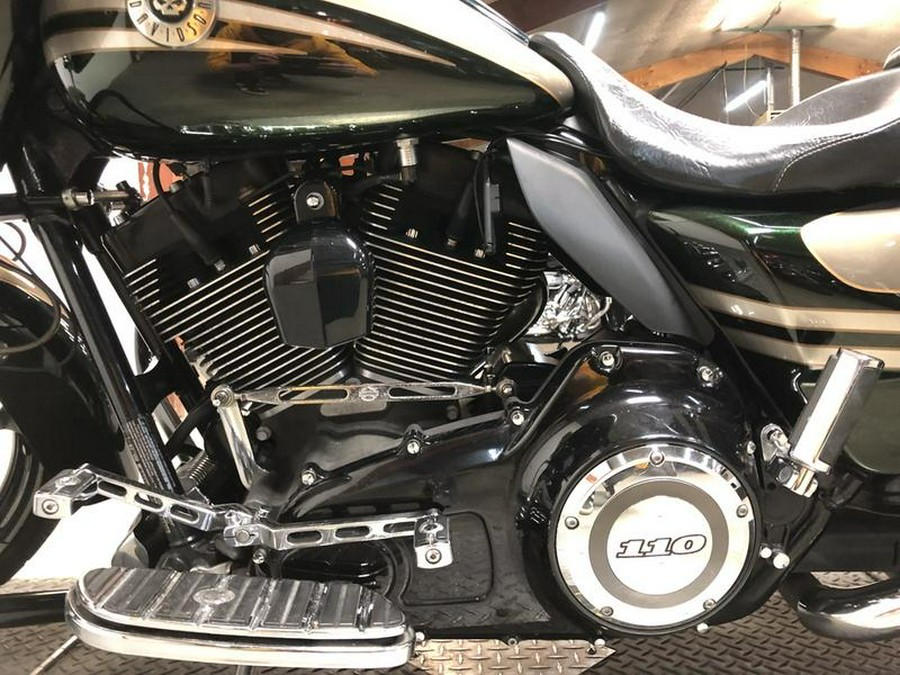 2013 Harley-Davidson® CVO Road Glide - FP8190