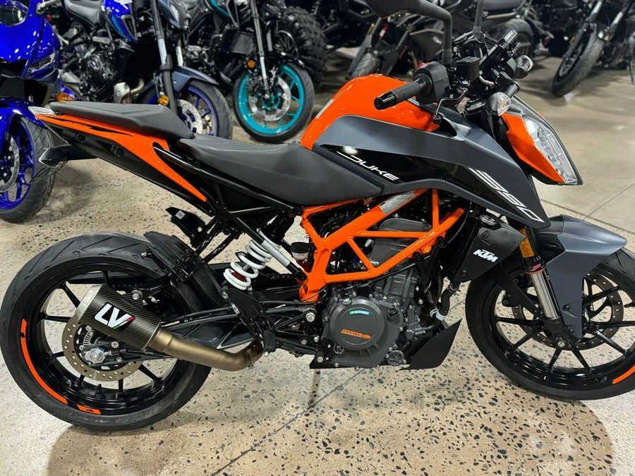 2023 KTM DUKE 390