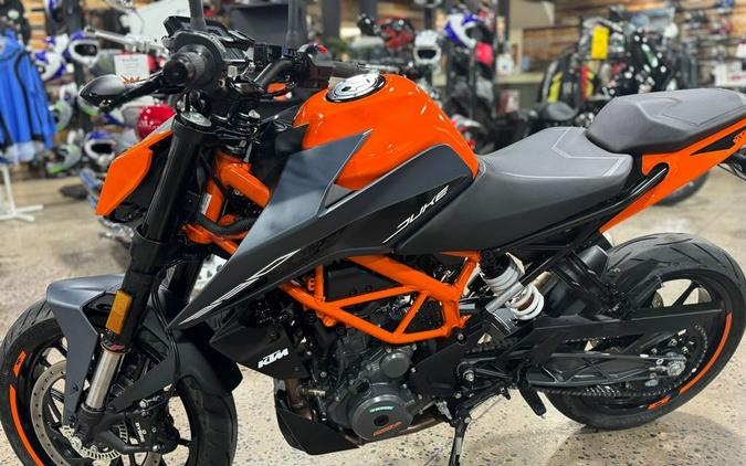 2023 KTM DUKE 390