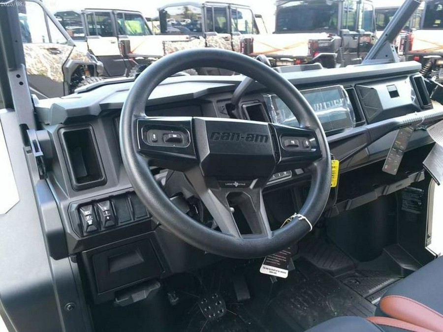 2026 Can-Am® Defender MAX LONE STAR HD11