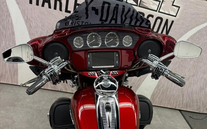 2014 FLHTKSE CVO™ Electra Glide Ultra Limited®