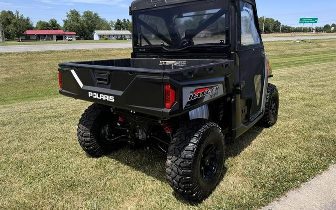 2019 Polaris® Ranger XP® 900 EPS Premium Silver Pearl