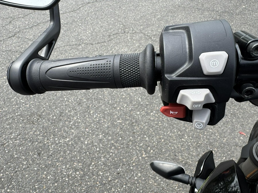 2025 Triumph Street Triple 765 RS - PHANTOM BLACK