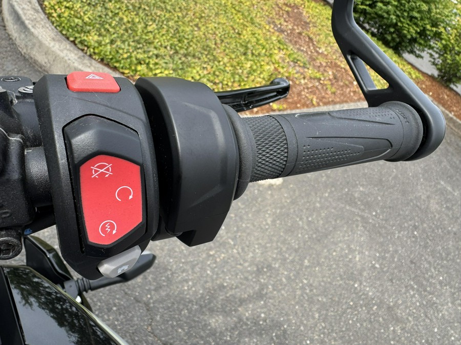 2025 Triumph Street Triple 765 RS - PHANTOM BLACK