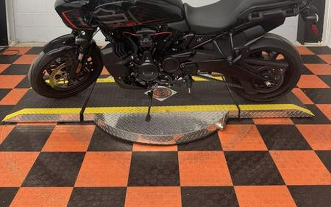 2025 Harley-Davidson® RA1250ST - Pan America® 1250 ST