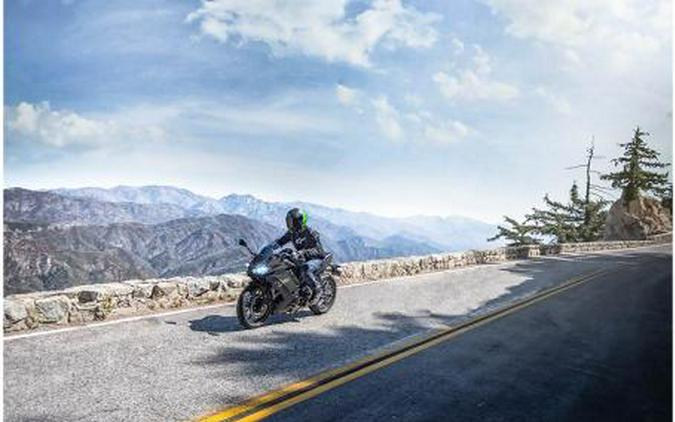 2023 Kawasaki Ninja 650 Review [14 Fast Facts]