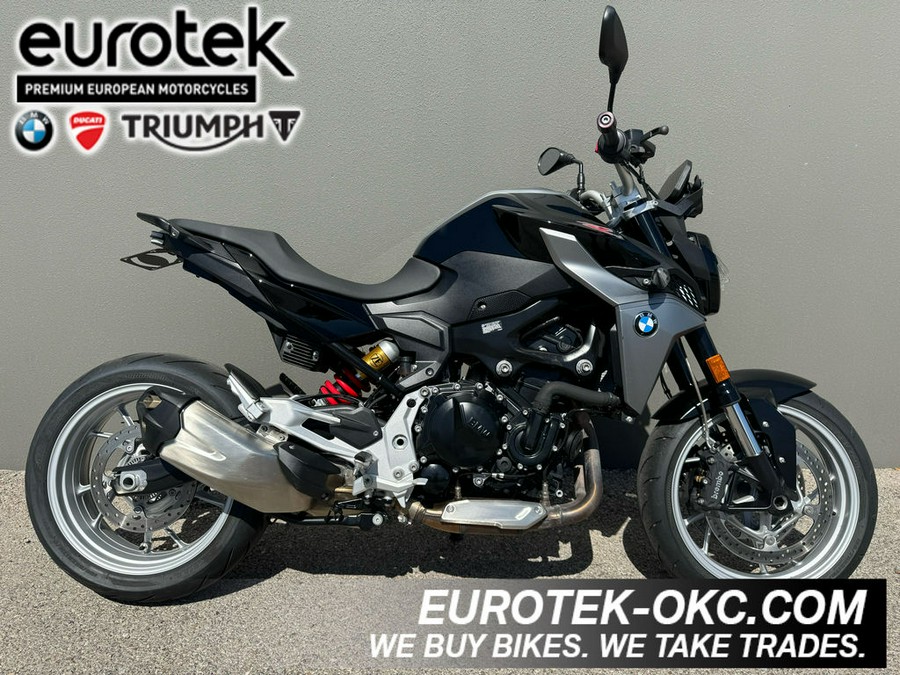 2022 BMW F 900 R Black Storm Metallic