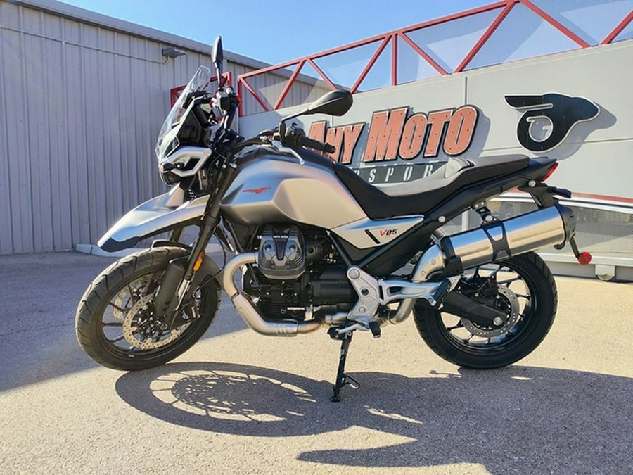 2025 Moto Guzzi V85 Strada