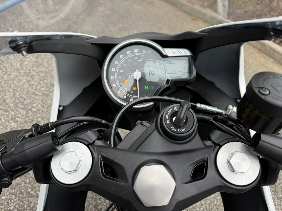 2026 Triumph Thruxton 400