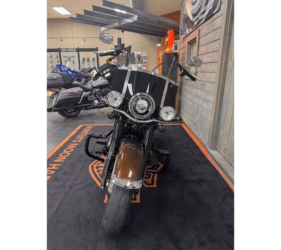 2019 Harley-Davidson Softail FLHCS - Heritage Classic 114