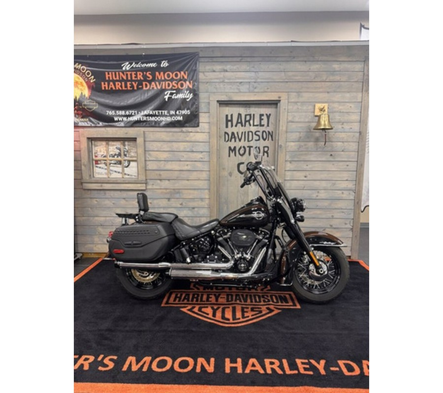 2019 Harley-Davidson Softail FLHCS - Heritage Classic 114