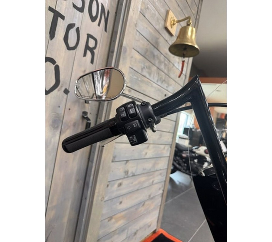 2019 Harley-Davidson Softail FLHCS - Heritage Classic 114