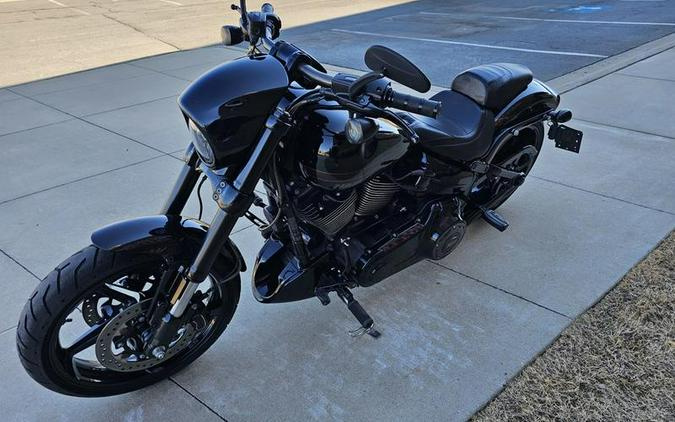 2017 Harley-Davidson® FXSE - CVO™ Pro Street Breakout®