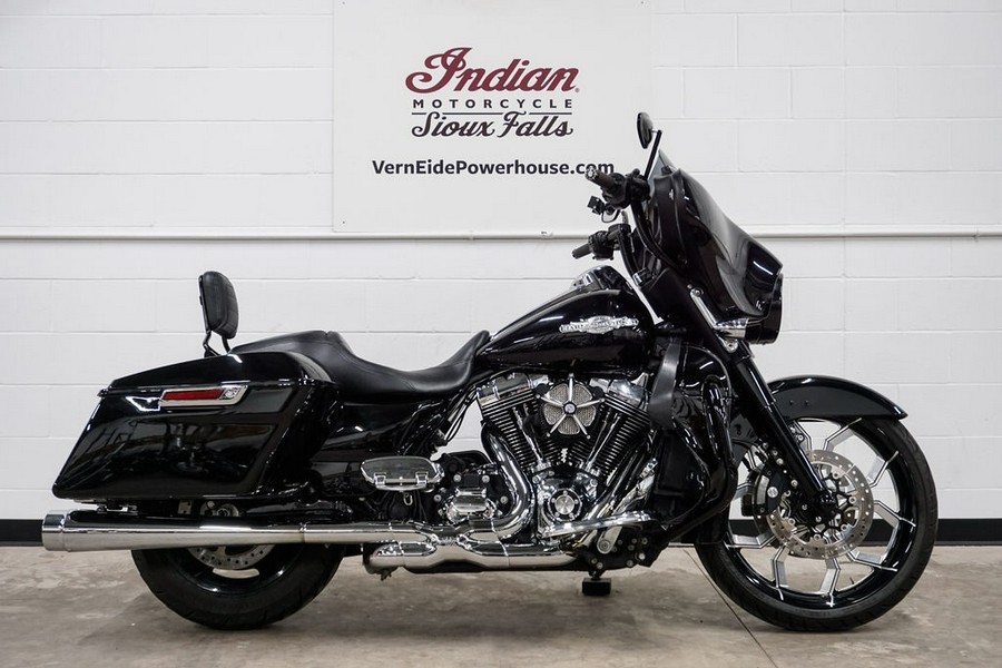 2014 Harley-Davidson® FLHX - Street Glide®