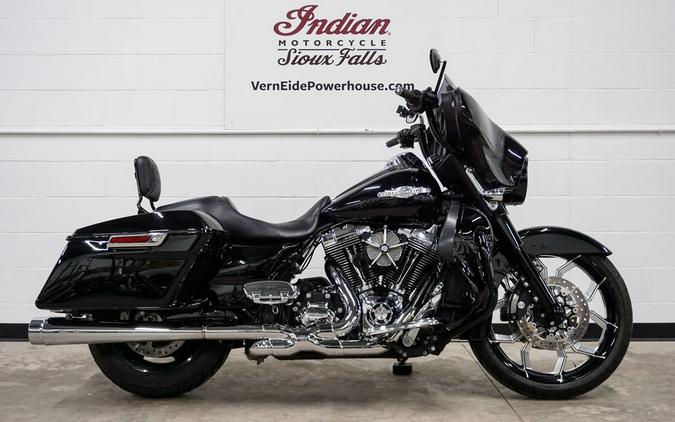 2014 Harley-Davidson® FLHX - Street Glide®