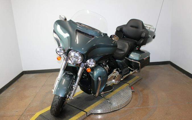 Harley-Davidson® Ultra Limited 2020 FLHTK 639063B SLV PINE/SPRUCE W/PINSTRIPE