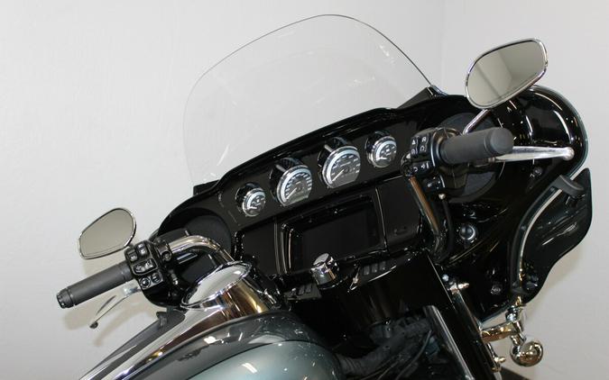 Harley-Davidson® Ultra Limited 2020 FLHTK 639063B SLV PINE/SPRUCE W/PINSTRIPE