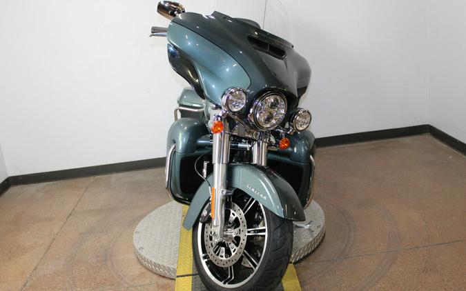 Harley-Davidson® Ultra Limited 2020 FLHTK 639063B SLV PINE/SPRUCE W/PINSTRIPE