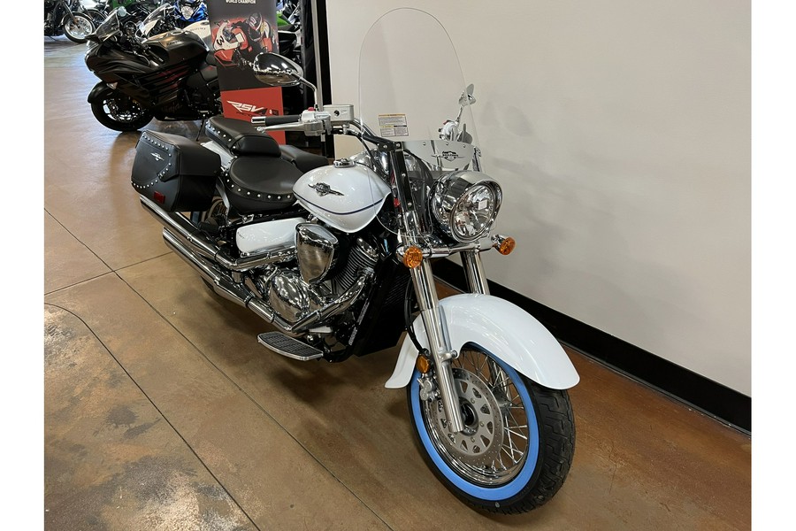 2023 Suzuki Boulevard C50T - Pearl Brilliant White