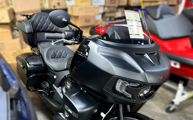 2024 Indian Motorcycle® Pursuit® Dark Horse® with PowerBand Audio Package Black Smoke