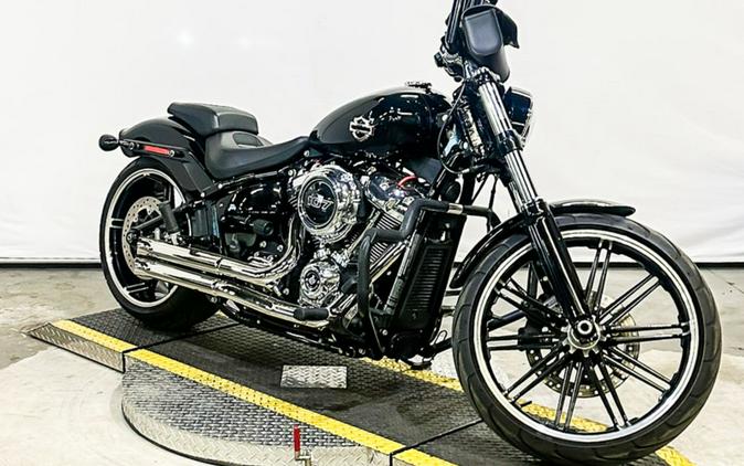 2018 Harley-Davidson® FXBR - Softail® Breakout®