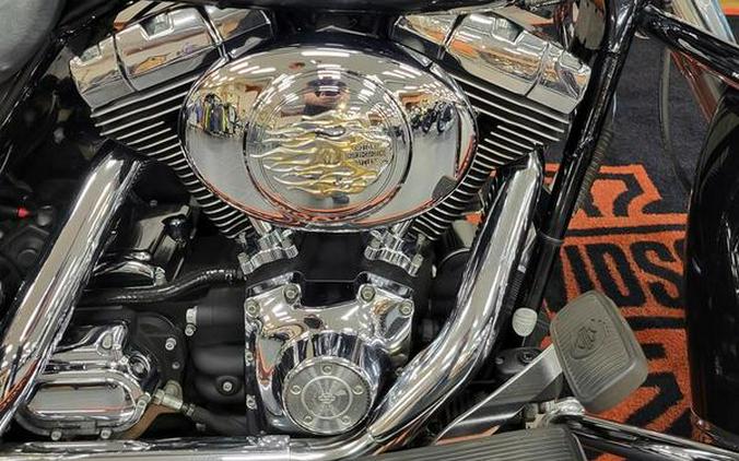2006 Harley-Davidson® FLHRCI - Road King® Classic