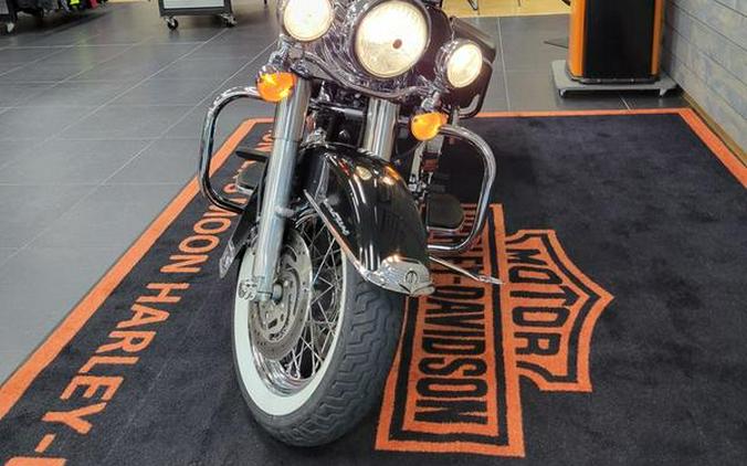 2006 Harley-Davidson® FLHRCI - Road King® Classic
