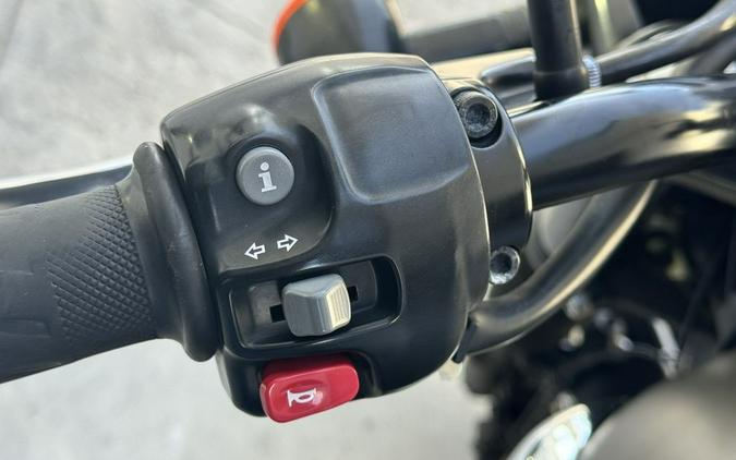 2020 Triumph Bonneville T100 Black Matte Irostone/Matte Black